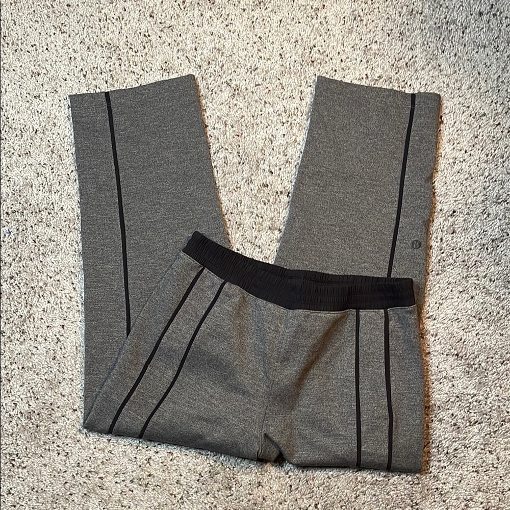 Lululemon Light‎ Strides Black & Gray Crop Activewear Pant Size 4